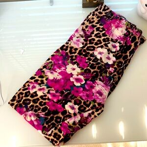Venus Cheetah Flower Print Leggings